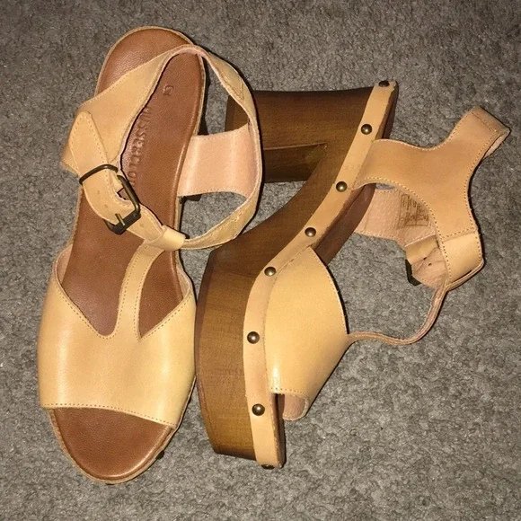 Musse & Cloud Tan Leather Wooden Heel Platforms - Picture 3 of 8